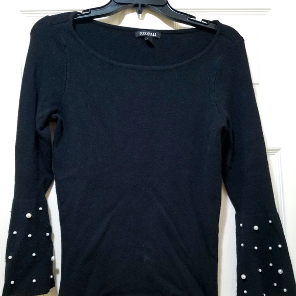 Roz & Ali Sweater - Picture 1 of 4